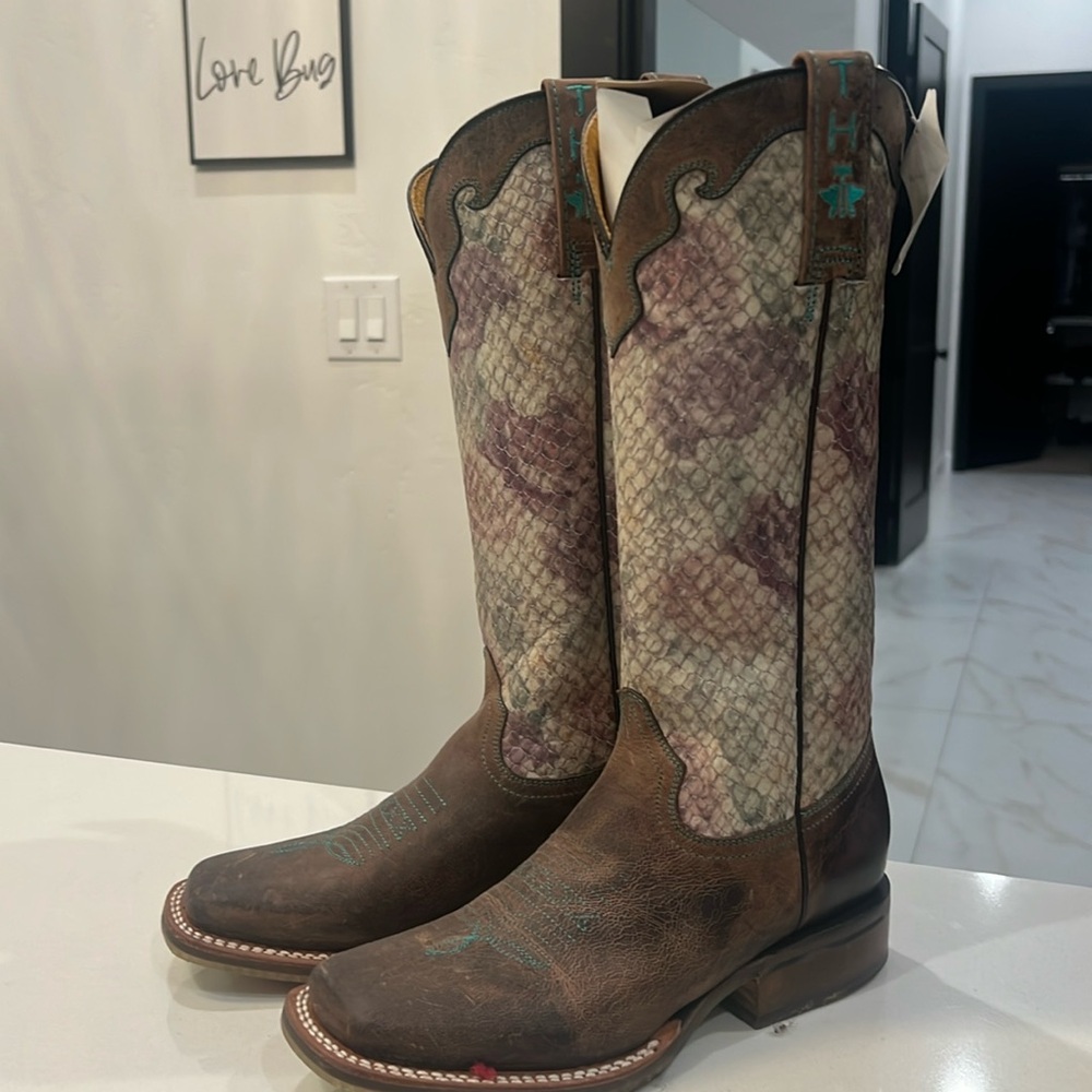 TinHaul Co. boots-WOMENS ROSEALISCIOUS.  Brand new-never worn.  So pretty!